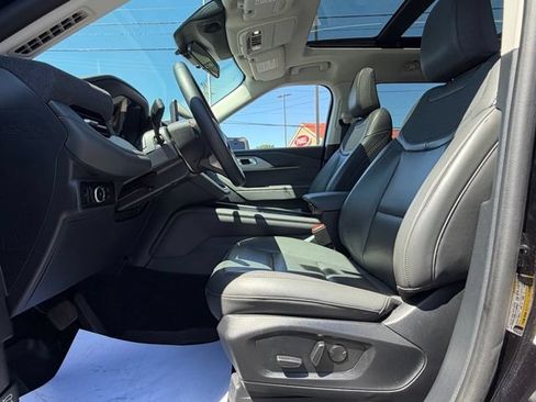 Used 2025 Ford Explorer Active w/ Active Comfort Package AWD/4WD image 13