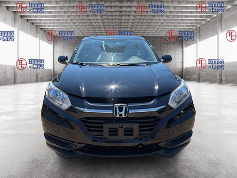 Used 2018 Honda HR-V LX image 2