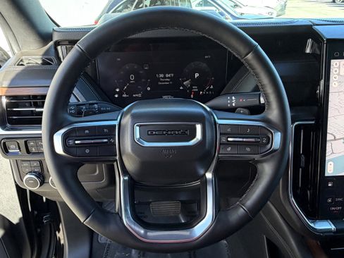 Used 2025 GMC Yukon XL Denali image 23