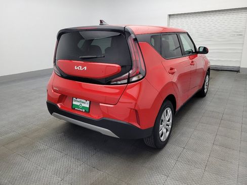 Used 2025 Kia Soul LX FWD image 9