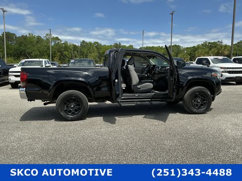 Used 2022 Toyota Tacoma SR5 image 33