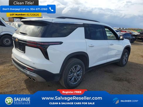 Used 2024 Chevrolet Traverse LT image 4