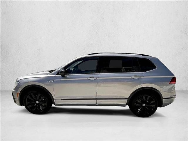 Used 2020 Volkswagen Tiguan SE R-Line FWD image 4