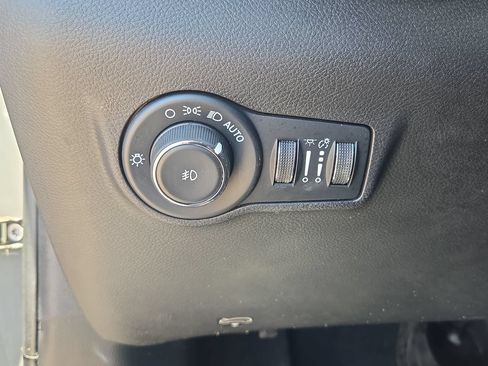 Used 2023 Jeep Compass Trailhawk AWD/4WD image 24