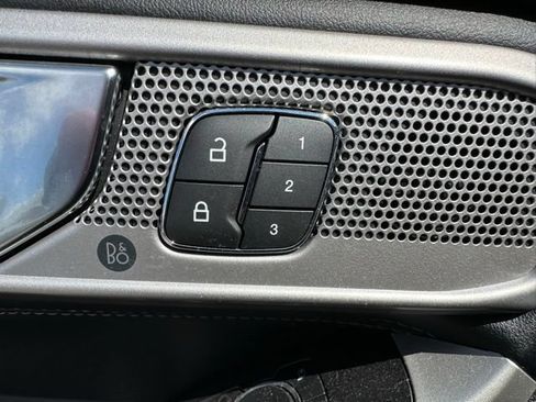 Used 2022 Ford Explorer Limited w/ Equipment Group 301A AWD/4WD image 27