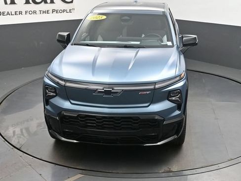Used 2025 Chevrolet Silverado EV RST AWD/4WD image 40
