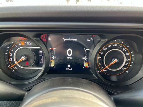 New 2024 Jeep Wrangler Unlimited Rubicon w/ Technology Group image 32