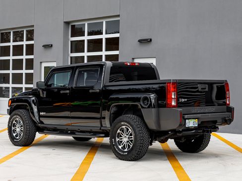 Used 2010 HUMMER H3T Adventure image 6