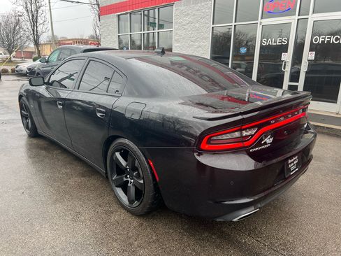 Used 2017 Dodge Charger R/T w/ Driver Confidence Group image 5