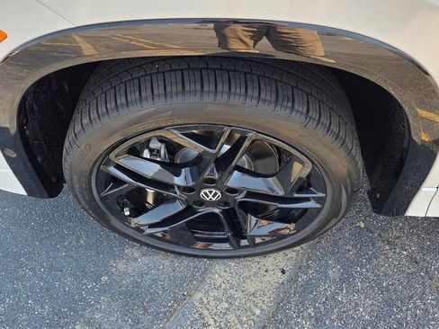 New 2026 Volkswagen Tiguan SE R-Line AWD/4WD image 19