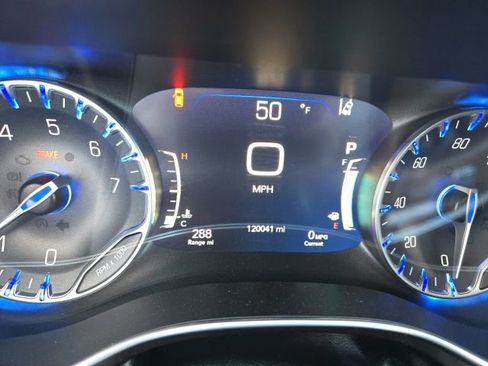 Used 2018 Chrysler Pacifica Limited w/ Tire & Wheel Group image 12