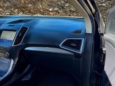 Used 2020 Ford Edge SEL image 15