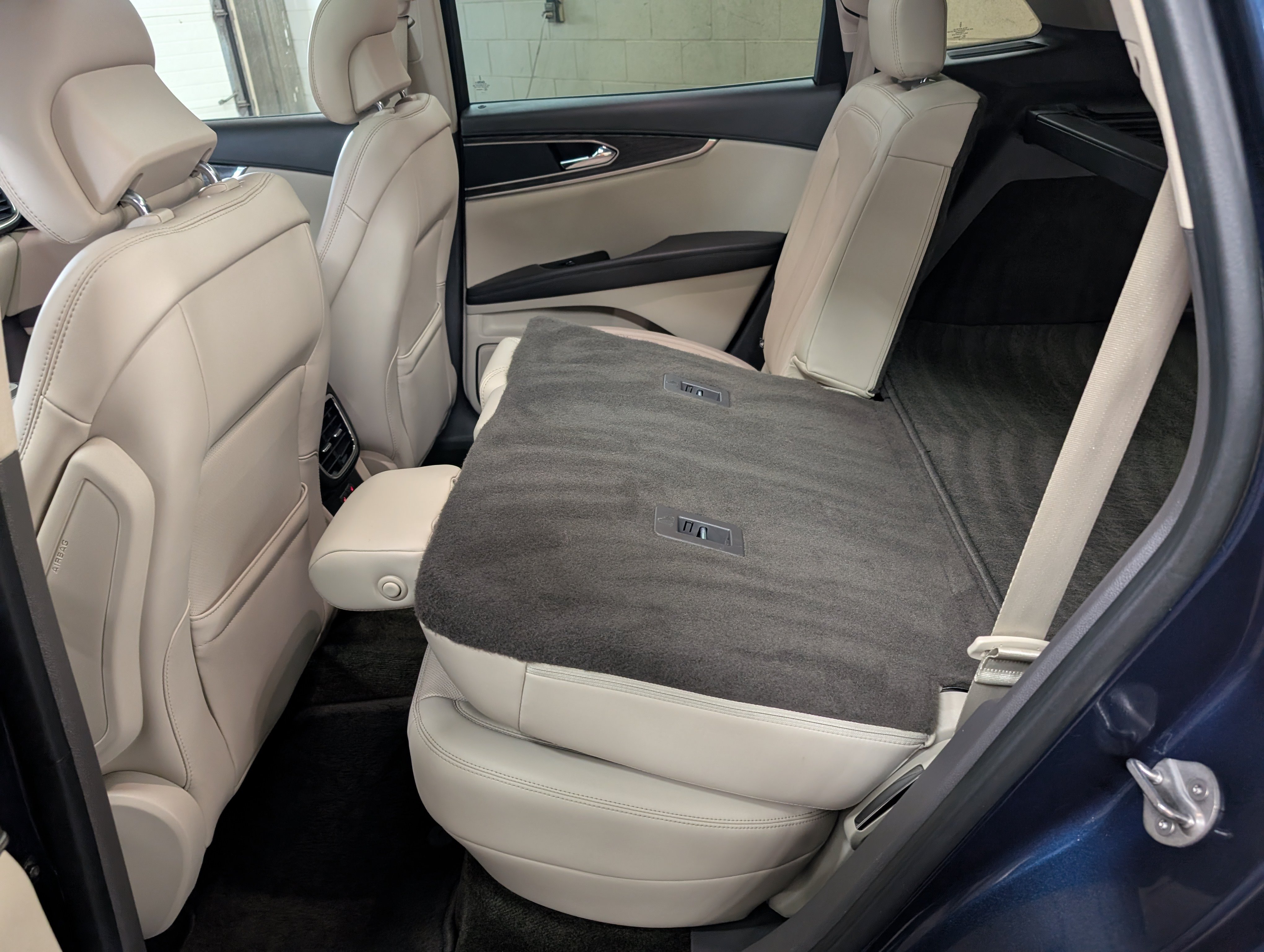 Used 2017 Lincoln MKX Reserve w/ Lincoln MKX Climate Package AWD/4WD image 7