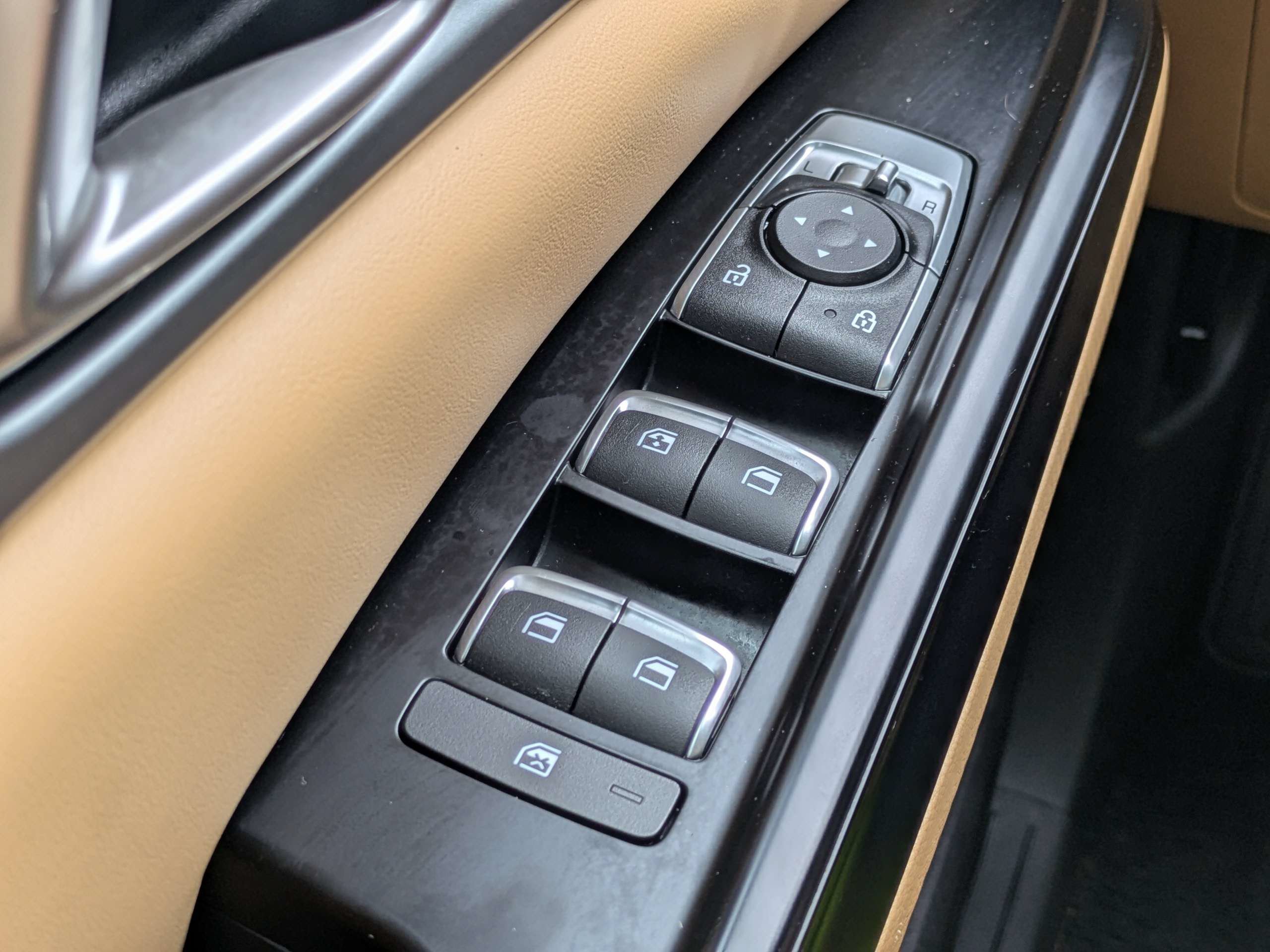 Certified 2022 Kia Carnival LX FWD image 21