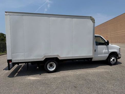 Used 2018 Ford E-350 and Econoline 350 Super Duty w/ Power Windows & Locks Group RWD image 35