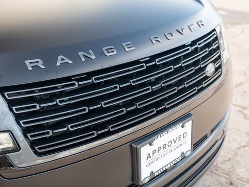Used 2025 Land Rover Range Rover Autobiography image 16
