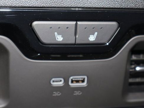 New 2026 GMC Sierra 2500 AT4 w/ AT4 Premium Plus Package image 14