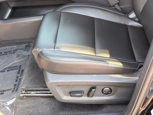 Certified 2025 Nissan Murano SV w/ Cargo Package AWD/4WD image 20