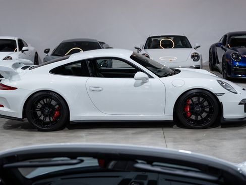 Used 2015 Porsche 911 GT3 RWD image 7