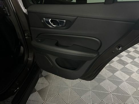 Used 2025 Volvo V60 B5 Cross Country Plus image 27