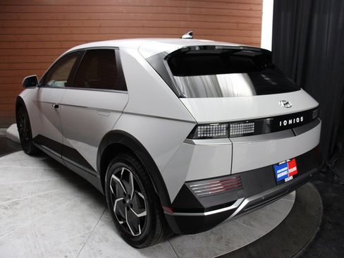 Used 2024 Hyundai Ioniq 5 SEL image 11