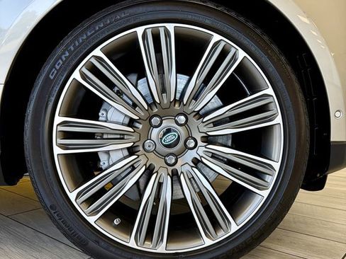 Used 2018 Land Rover Range Rover Supercharged image 19