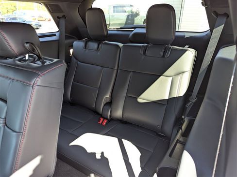 Used 2025 Ford Explorer ST-Line w/ ST-Line Street Pack image 24