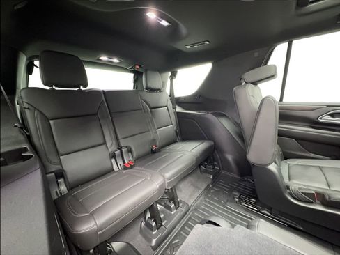 Used 2021 Chevrolet Tahoe LT w/ LT Signature Package RWD image 31