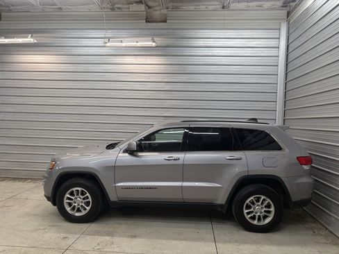 Used 2019 Jeep Grand Cherokee Laredo image 10