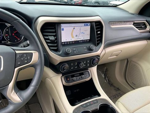 Used 2023 GMC Acadia Denali AWD/4WD image 18