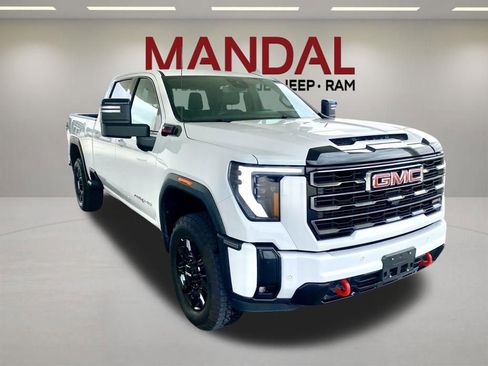 Used 2025 GMC Sierra 2500 AT4 AWD/4WD image 5