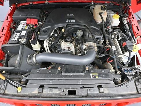 Used 2020 Jeep Wrangler Sport image 38