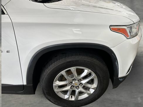 Used 2020 Chevrolet Traverse LT FWD image 23