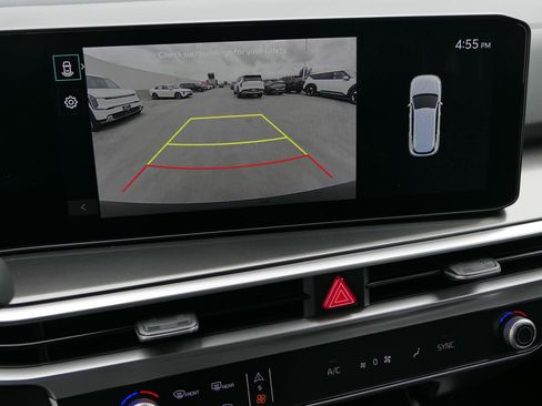 New 2026 Kia Sorento S FWD image 18