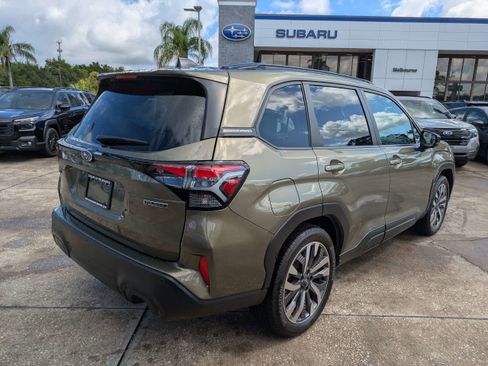 Certified 2025 Subaru Forester Touring AWD/4WD image 4