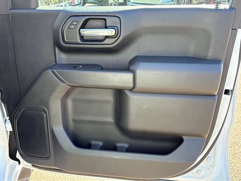 Used 2025 Chevrolet Silverado 1500 Custom image 11