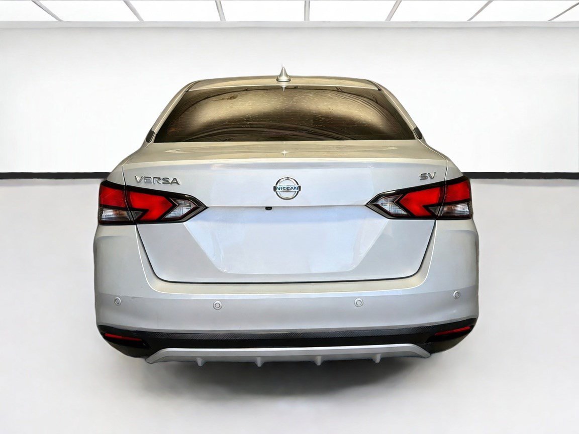 Used 2020 Nissan Versa SV FWD image 5