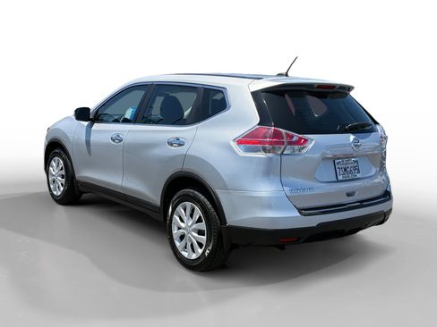 Used 2015 Nissan Rogue S FWD image 3
