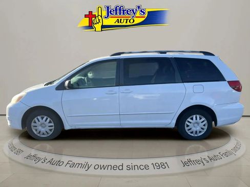 Used 2005 Toyota Sienna CE image 3