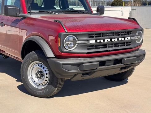 New 2026 Ford Bronco 4-Door image 3