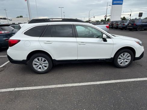 Used 2019 Subaru Outback 2.5i Premium AWD/4WD image 5
