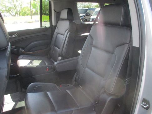 Used 2018 Chevrolet Suburban Premier image 23