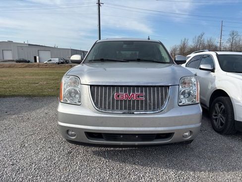 Used 2013 GMC Yukon SLT w/ SLT-2 Equipment Package image 3