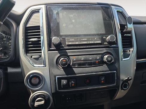 Used 2021 Nissan Titan SV AWD/4WD image 10