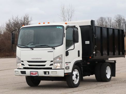 Used 2020 Isuzu NPR image 4