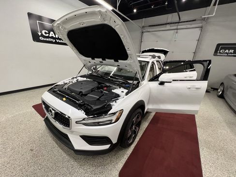 Used 2020 Volvo V60 T5 Cross Country w/ Protection Package Premier image 60