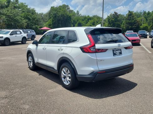 Used 2023 Honda CR-V LX image 3
