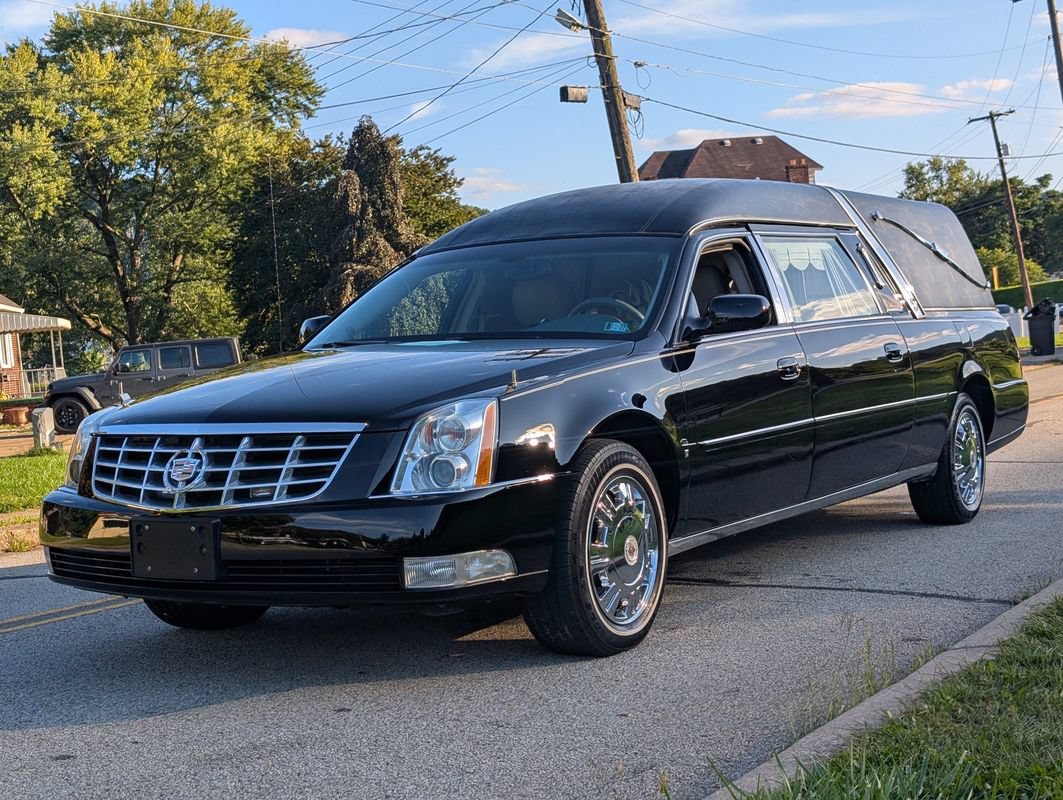 Used 2009 Cadillac DTS Hearse FWD image 11