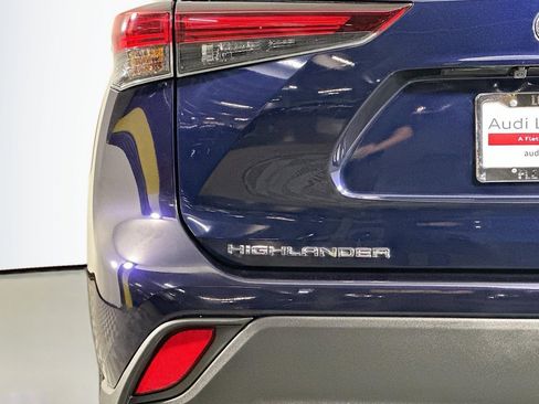 Used 2024 Toyota Highlander XLE image 18