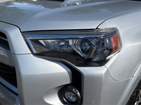 Used 2021 Toyota 4Runner TRD Off-Road Premium w/ Moonroof Package AWD/4WD image 25
